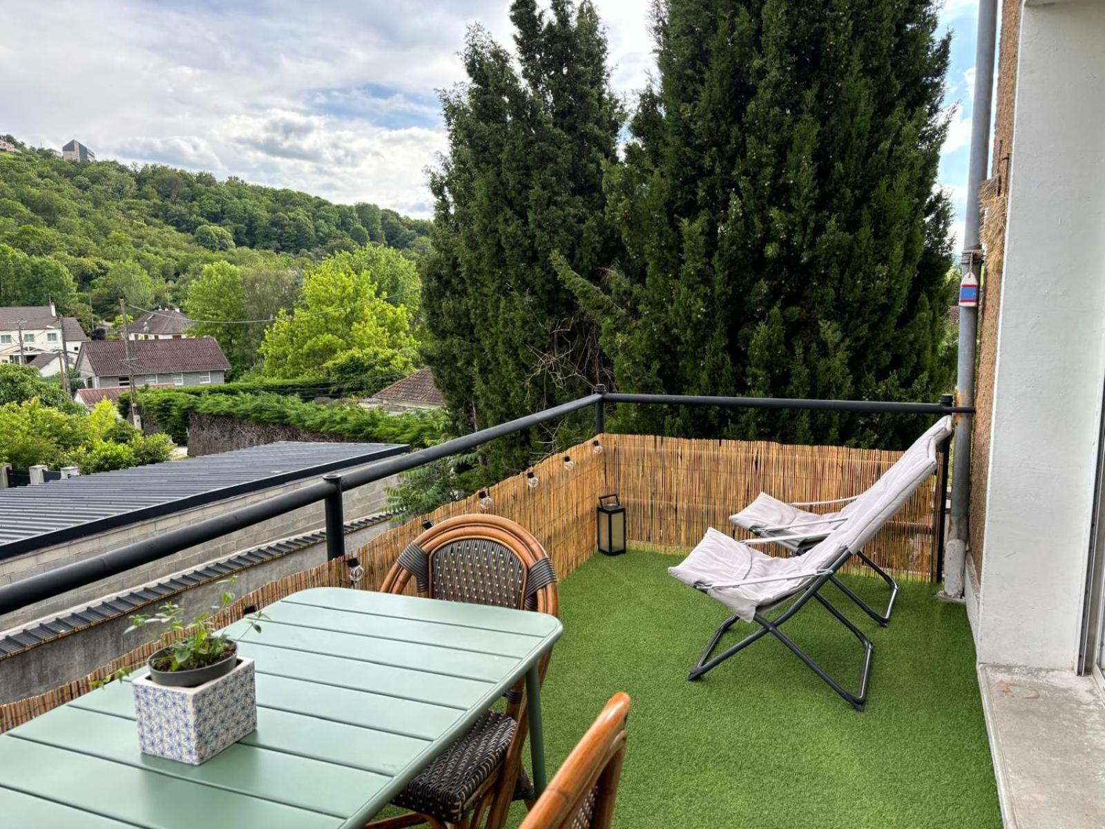 サン・サトゥルLa Terrasse De Sancerreアパートメント エクステリア 写真